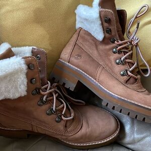 Ladies Timberland tan boots size women’s 8